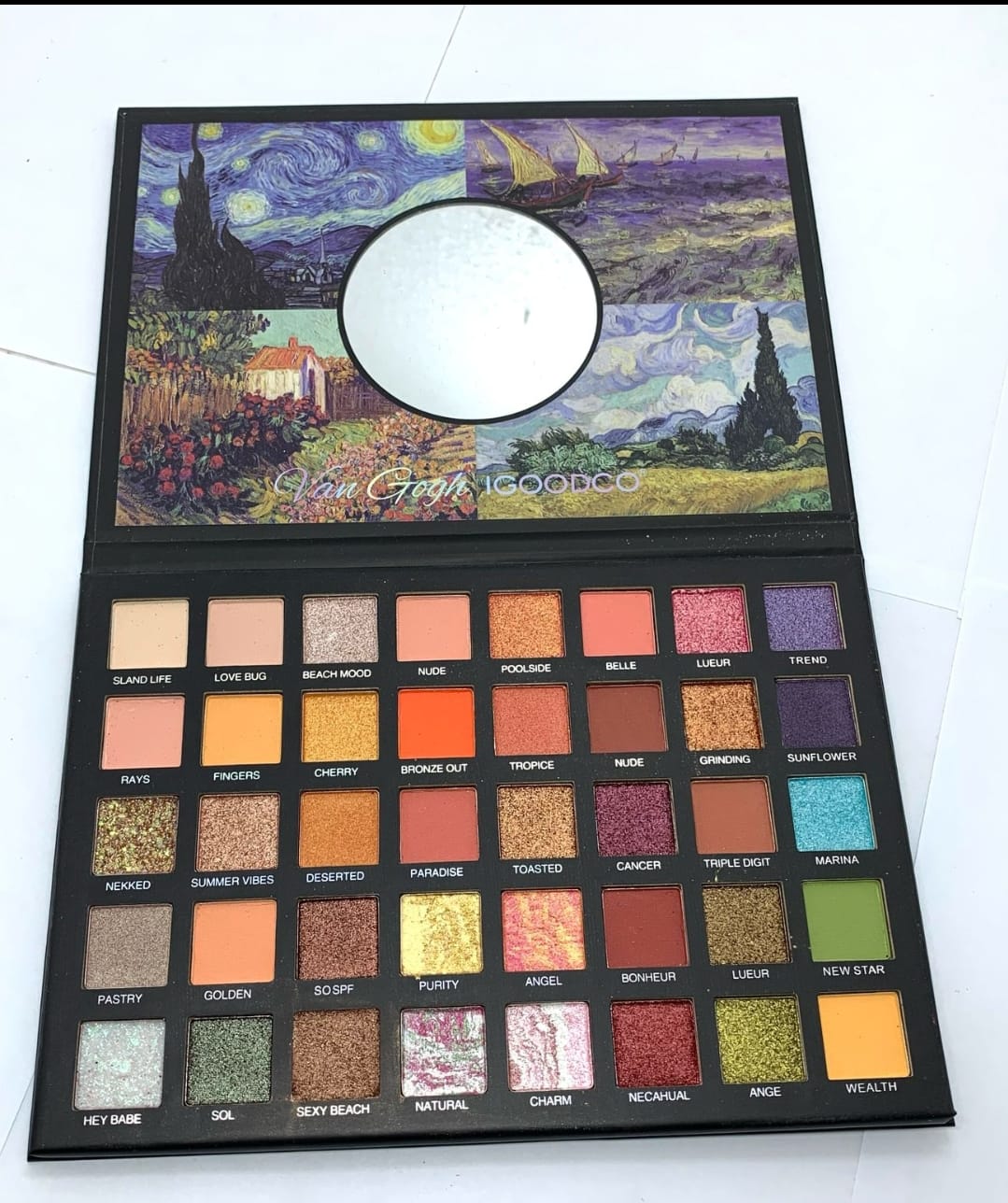 Bottanac’s 40 Fashion Color Book Eyeshadow Palette