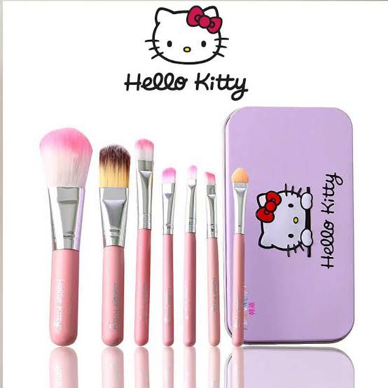 Hello Kitty Mini Makeup Brush Kit – 7 Cute Brushes